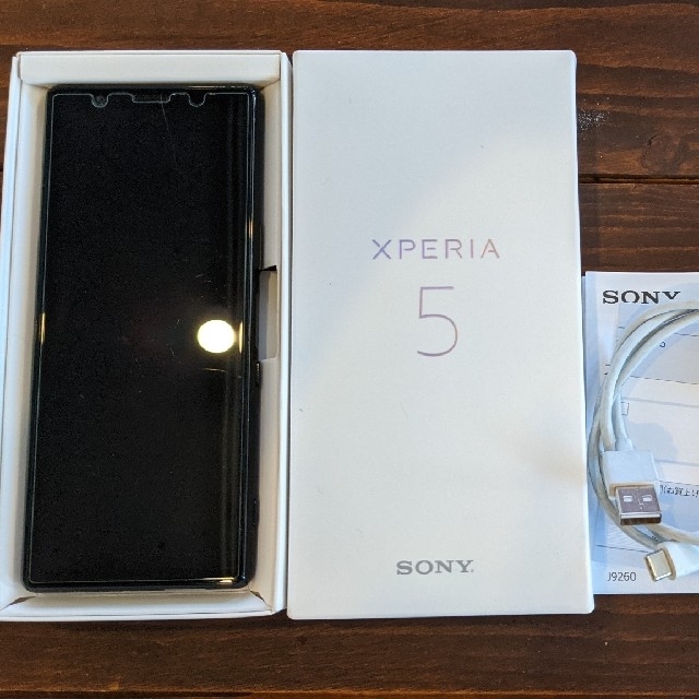 Xperia(エクスペリア)の週末特価 SONY Xperia5 SIMフリーブラック J9260JP 美品 スマホ/家電/カメラのスマートフォン/携帯電話(スマートフォン本体)の商品写真