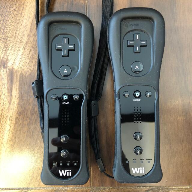 Wii(ウィー)のwiiリモコン　ブラック2個セット エンタメ/ホビーのゲームソフト/ゲーム機本体(その他)の商品写真