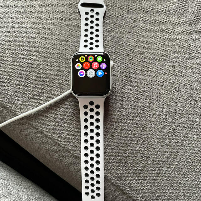 バッテリー】 ⭐︎中古⭐︎Apple Watch series4 GPSモデル 44mm RqyNF