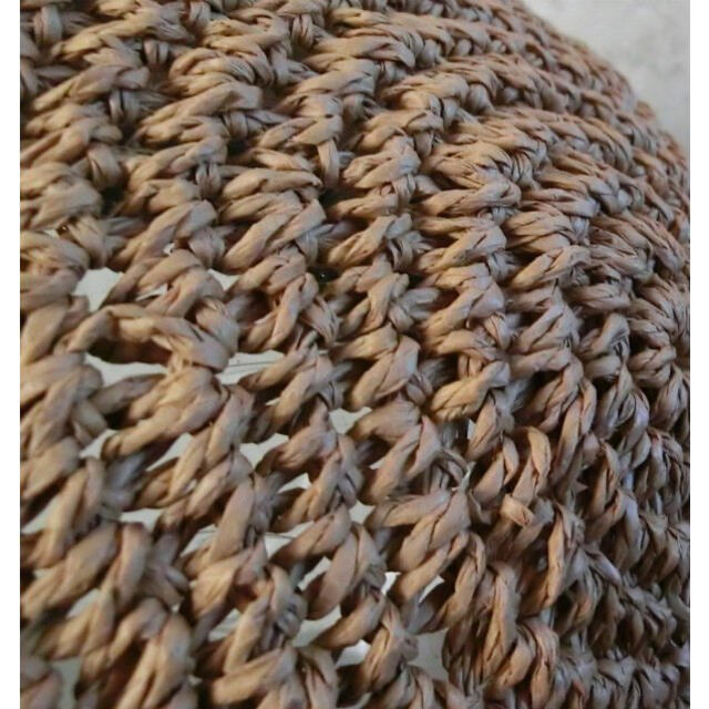 送料込 新品 手編み こま編み ペーパー ベレー ベレー帽 ストロー 男女 C レディースの帽子(ハンチング/ベレー帽)の商品写真