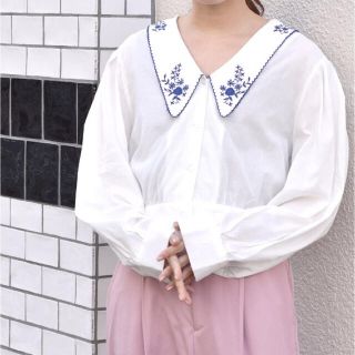 ダブルクローゼット(w closet)のw closet 刺繍衿ショート丈ブラウス(シャツ/ブラウス(長袖/七分))