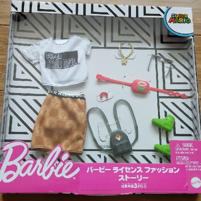 Barbie(バービー)の新品！バービー　マリオ　上下服セット キッズ/ベビー/マタニティのおもちゃ(ぬいぐるみ/人形)の商品写真