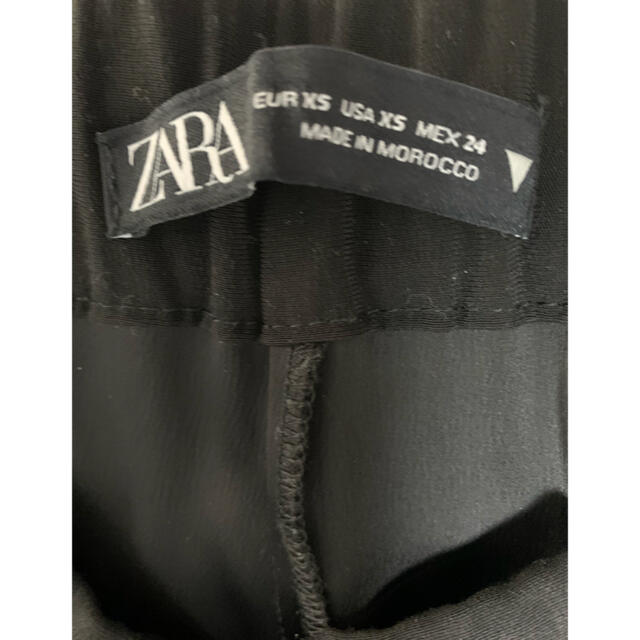 ZARA(ザラ)のZARA  パンツ　XS  レディースのパンツ(カジュアルパンツ)の商品写真