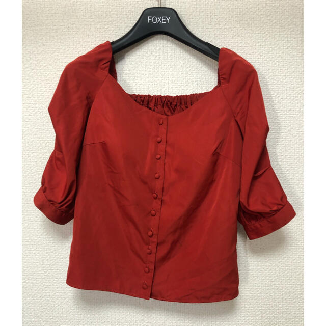 Ameri VINTAGE(アメリヴィンテージ)のAMERI DIANTHUS DECOLLETE BLOUSE レディースのトップス(シャツ/ブラウス(半袖/袖なし))の商品写真