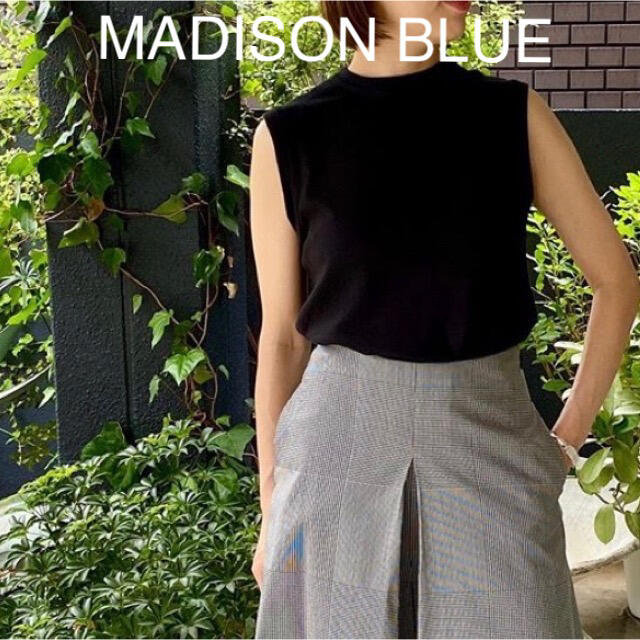 MADISONBLUE(マディソンブルー)の【MADISON BLUEマディソンブルー】ノースリーブTシャツ/ネイビー/01 レディースのトップス(Tシャツ(半袖/袖なし))の商品写真