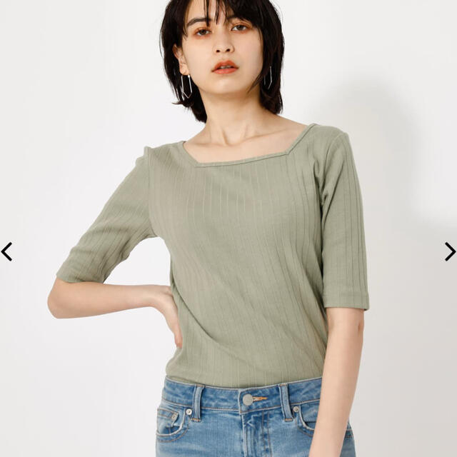 AZUL by moussy(アズールバイマウジー)の2WAY RIB CUT 新品 azul by moussy　ライトカーキ　s レディースのトップス(カットソー(半袖/袖なし))の商品写真