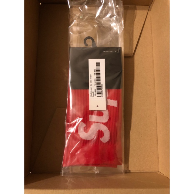 Supreme(シュプリーム)のSupreme /Nike Lightweight Crew Socks Red メンズのレッグウェア(ソックス)の商品写真