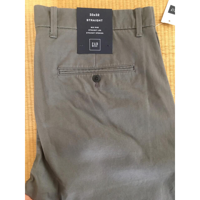 GAP(ギャップ)の値下げ【新品】GAPストレートカーキ（W33/L32） メンズのパンツ(チノパン)の商品写真