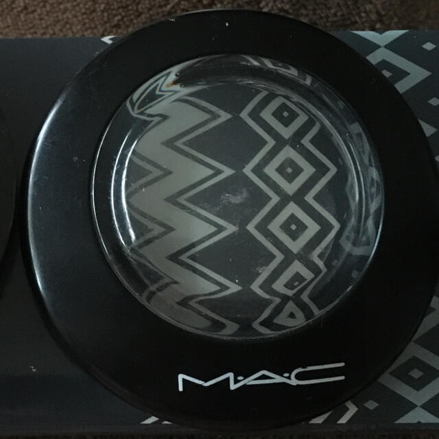 MAC(マック)のM.A.C ミネラライズブラッシュ【ニューロマンス】 コスメ/美容のメイク道具/ケアグッズ(チーク/フェイスブラシ)の商品写真