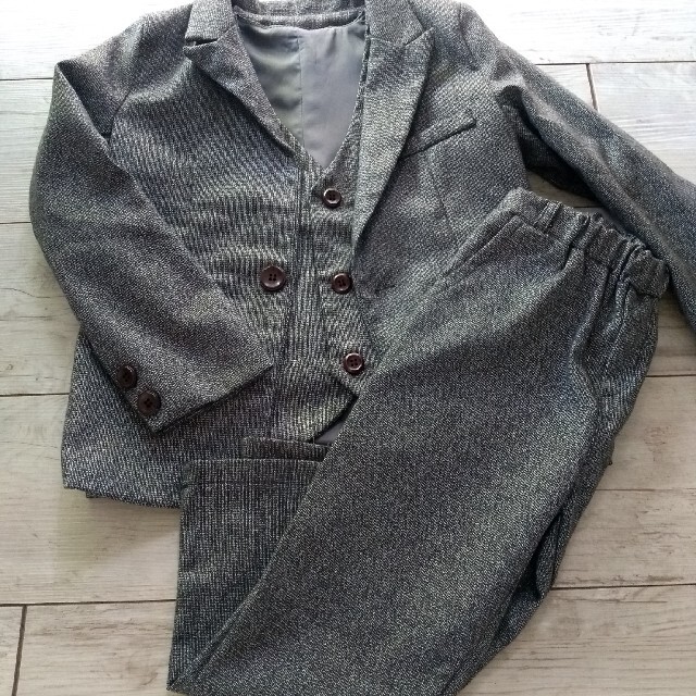 キッズ スーツ 3点セット 120㎝ キッズ/ベビー/マタニティのキッズ服男の子用(90cm~)(ドレス/フォーマル)の商品写真