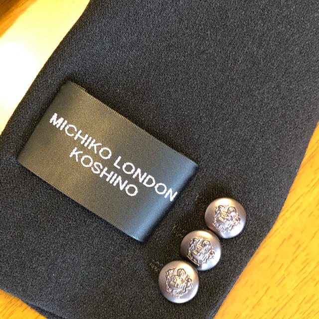 MICHIKO LONDON(ミチコロンドン)の美品✨ミチコロンドン　フォーマルスーツ４点サスペンダー付きセット レディースのフォーマル/ドレス(スーツ)の商品写真