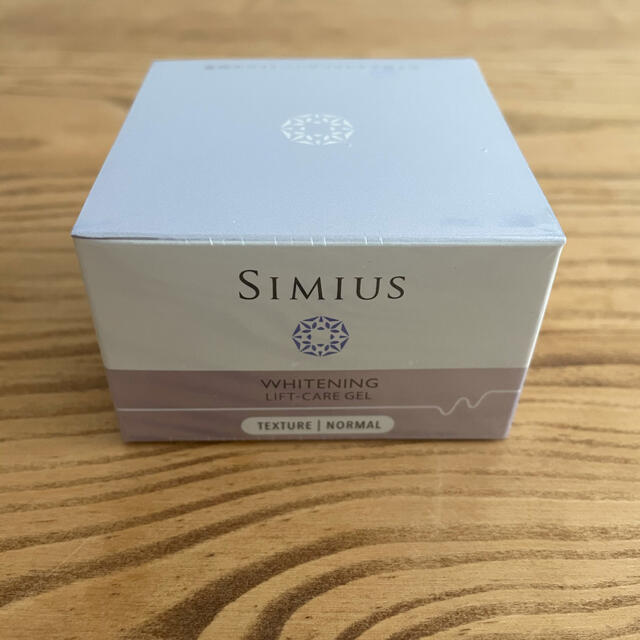 Simiusu ホワイトニングリフトケアジェル 60g コスメ/美容のスキンケア/基礎化粧品(オールインワン化粧品)の商品写真