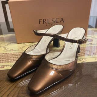 銀座ヨシノヤ　FRESCA パンプス