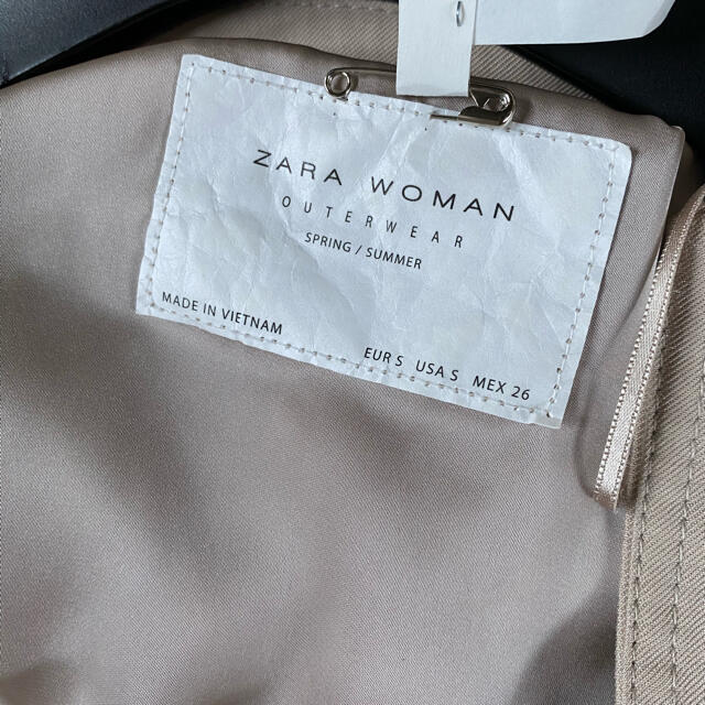 ZARA(ザラ)のZARA オーバーサイズ　トレンチコート レディースのジャケット/アウター(トレンチコート)の商品写真