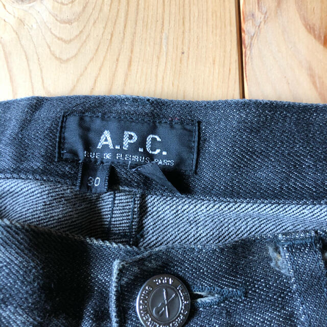 A.P.C(アーペーセー)のブラックデニム　w30 メンズ　APCアーペーセー　美シルエット　ワンウォッシュ メンズのパンツ(デニム/ジーンズ)の商品写真