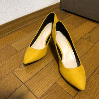 イエロー　パンプス　XLサイズ　24.5ぐらい(ハイヒール/パンプス)