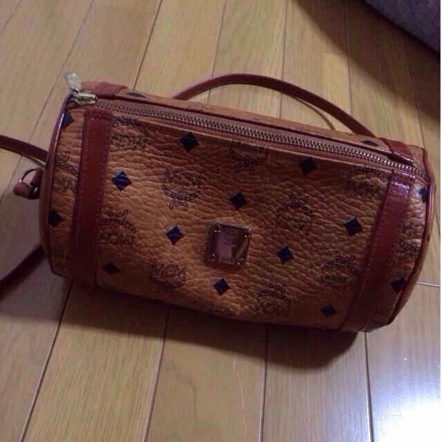 MCM(エムシーエム)のMCM ショルダーバッグ (値下げ中) レディースのバッグ(ショルダーバッグ)の商品写真