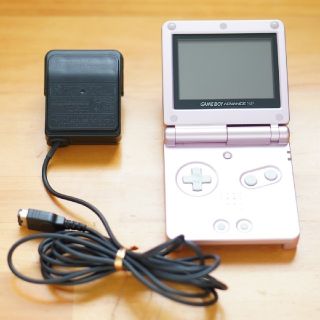 ゲームボーイアドバンス(ゲームボーイアドバンス)のゲームボーイアドバンスSP　本体　ピンク　充電器付き(携帯用ゲーム機本体)