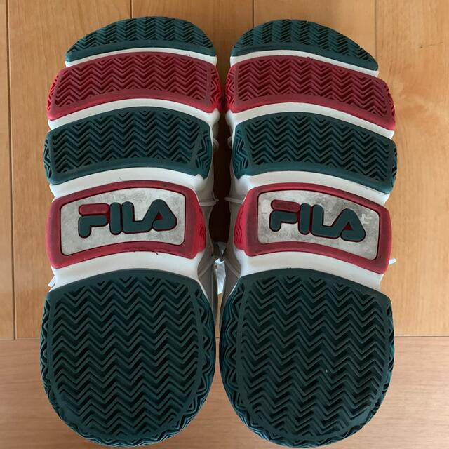 FILA(フィラ)のFILA フィラ　BARRICADEXT 97 LOW メンズの靴/シューズ(スニーカー)の商品写真