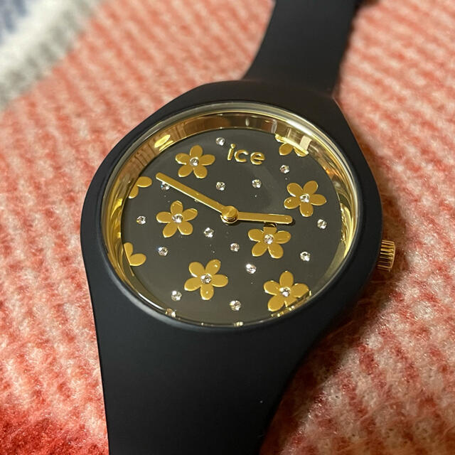 ice watch(アイスウォッチ)のice watch レディース　ゴールドフラワー　スター　(値引きしますよ。) レディースのファッション小物(腕時計)の商品写真