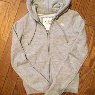 アバクロンビーアンドフィッチ(Abercrombie&Fitch)のパーカー(パーカー)