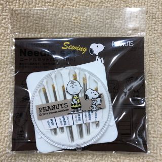 ピーナッツ(PEANUTS)の〒新品〒スヌーピー  ニードル（縫い針）セット（コンパクト）(その他)