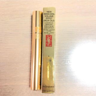 イヴサンローランボーテ(Yves Saint Laurent Beaute)の新品未使用箱入り！サンローラン　マスカラヴォリュームエフォシル1番　ブラック(マスカラ)