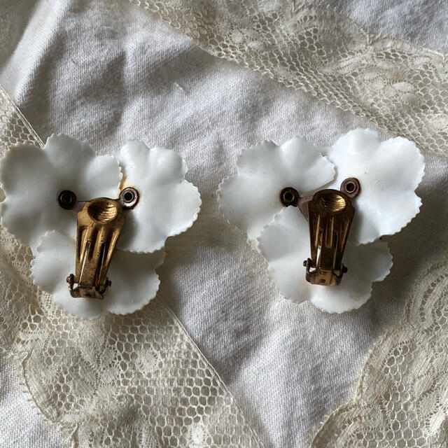 Lochie(ロキエ)のSpecial vintage earrings White レディースのアクセサリー(イヤリング)の商品写真