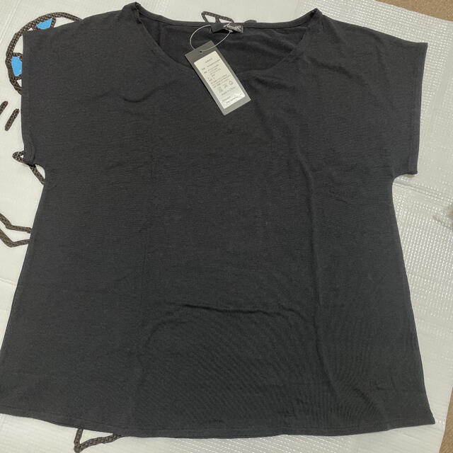 新品　Tシャツ　黒 レディースのトップス(Tシャツ(半袖/袖なし))の商品写真