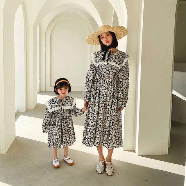 SALE 新品　未使用　2点セット　親子　リンク　小花柄　ワンピース　 キッズ/ベビー/マタニティのキッズ服女の子用(90cm~)(ワンピース)の商品写真