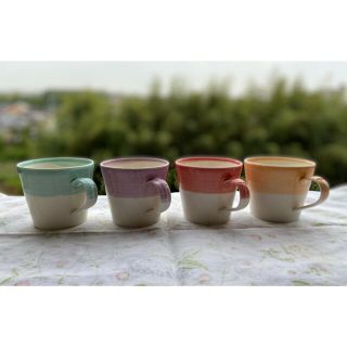 ロイヤルドルトン(Royal Doulton)のロイヤルドルトン　キャンディカラーマグカップ(グラス/カップ)