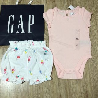 ベビーギャップ(babyGAP)のベビーギャップ　新品　ロンパース　半袖　パンツ　70(ロンパース)