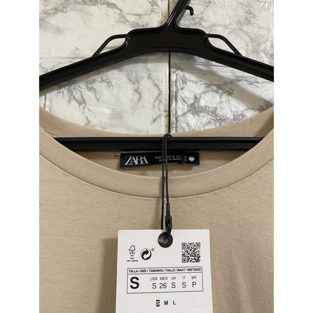 ZARA(ザラ)のZARAコントラストスリーブTシャツベージュ レディースのトップス(シャツ/ブラウス(長袖/七分))の商品写真