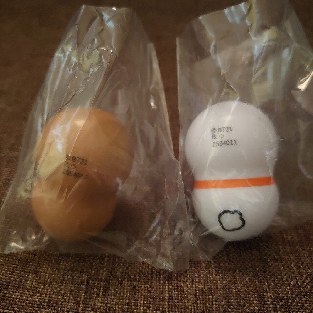 BT21クーナッツ　２種 エンタメ/ホビーのおもちゃ/ぬいぐるみ(キャラクターグッズ)の商品写真