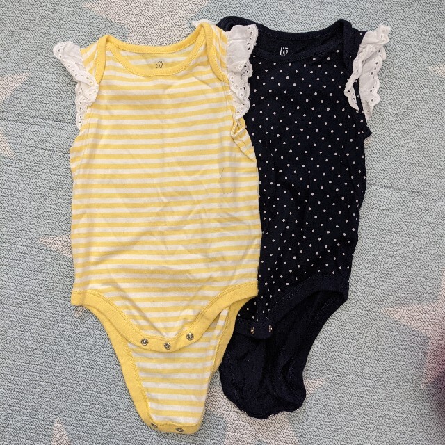 babyGAP(ベビーギャップ)のbaby GAP ロンパース　2枚セット　美品　80 キッズ/ベビー/マタニティのベビー服(~85cm)(ロンパース)の商品写真