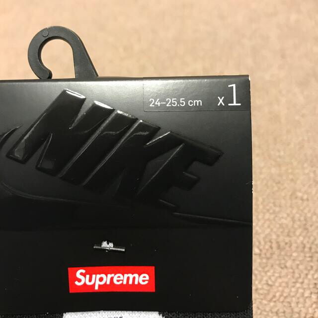 Supreme(シュプリーム)のSupreme Nike Lightweight Crew Socks 黒 メンズのレッグウェア(ソックス)の商品写真