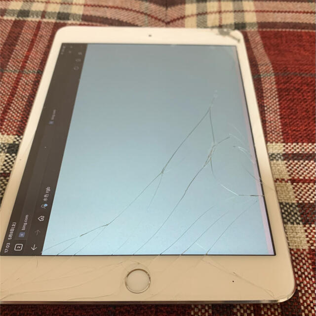 Apple(アップル)のiPad mini4 ジャンク　動作品 スマホ/家電/カメラのPC/タブレット(タブレット)の商品写真