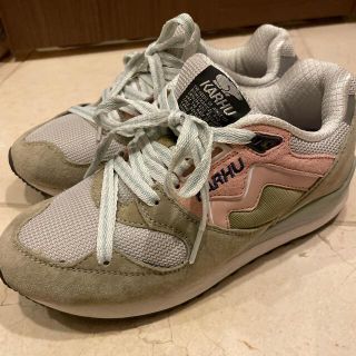 カルフ(KARHU)の【karhu】スニーカー　ユニセックス36サイズ（値下げ中）(スニーカー)