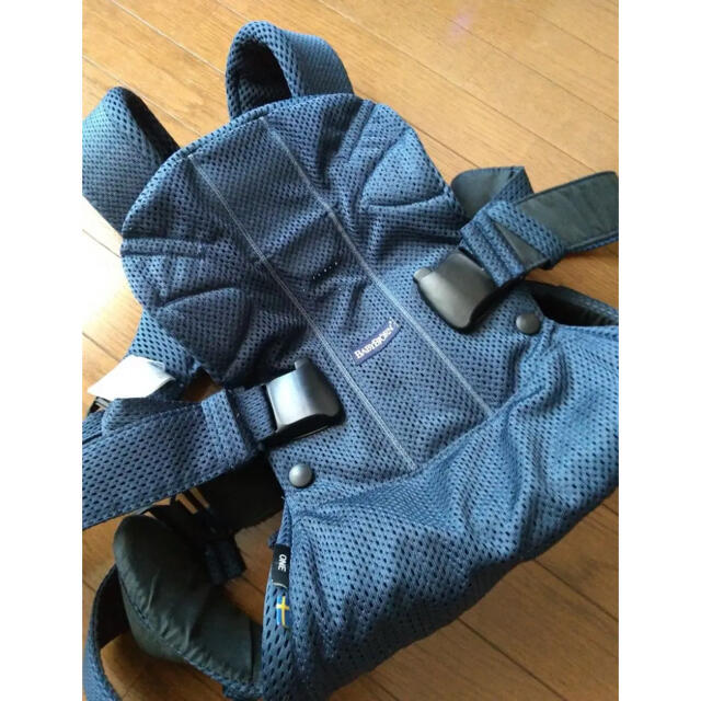 Baby carrier ONE KAI air　ワンカイエアー　ネイビーブルー