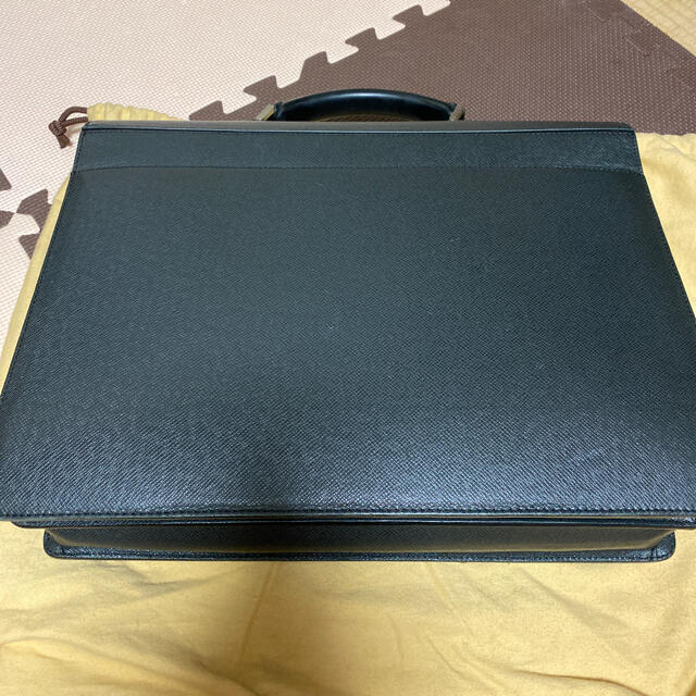 美品　LOUIS VUITTON タイガ　ビジネスバッグ