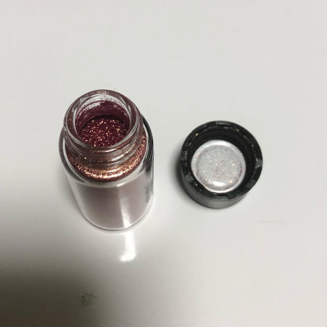 MAC(マック)のM・A・C ピグメント　ローズ コスメ/美容のベースメイク/化粧品(アイシャドウ)の商品写真