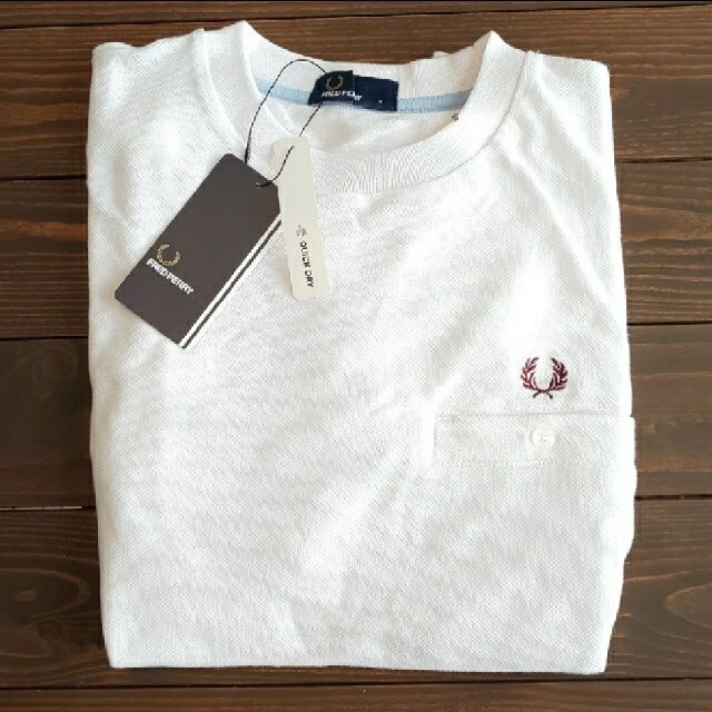 FRED PERRY(フレッドペリー)の_様専用★フレッドペリー  ワンポイント鹿の子 Tシャツ 新品未使用品 メンズのトップス(Tシャツ/カットソー(半袖/袖なし))の商品写真