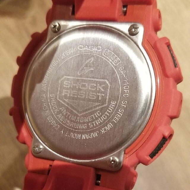 G-SHOCK(ジーショック)の G-SHOCK  GA-110FC レッド(電池切れ) メンズの時計(腕時計(アナログ))の商品写真