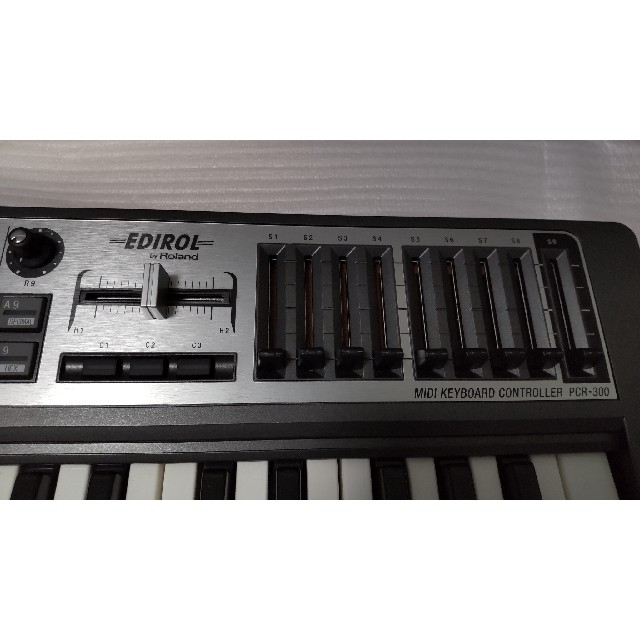 Roland(ローランド)のMIDIキーボード Roland PCR-300 楽器のDTM/DAW(MIDIコントローラー)の商品写真