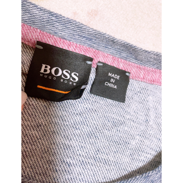 HUGO BOSS(ヒューゴボス)のHUGO BOSS 半袖　Tシャツ M メンズ　グレー　ホワイト　レッド メンズのトップス(Tシャツ/カットソー(半袖/袖なし))の商品写真