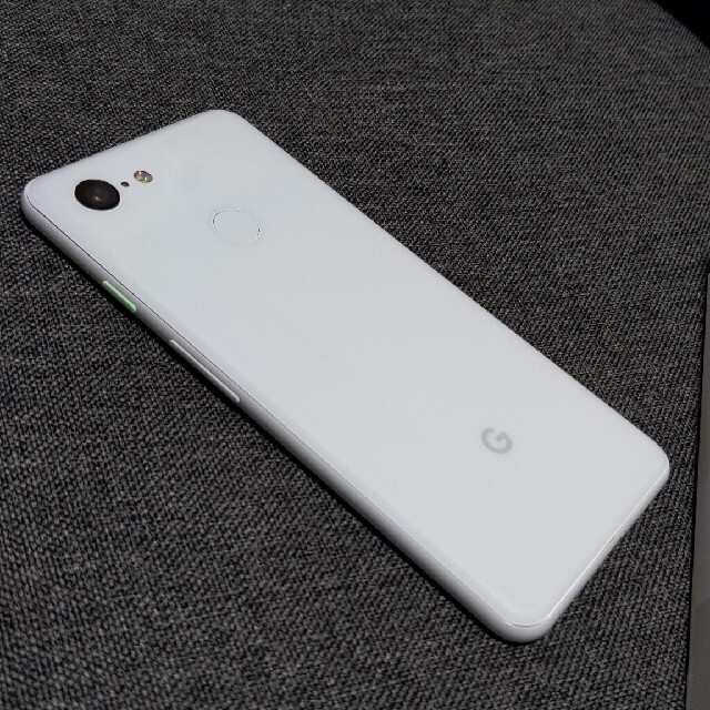 Google(グーグル)のpixel3　64GB ホワイト　本体　ほぼ未使用品　充電器欠損 スマホ/家電/カメラのスマートフォン/携帯電話(スマートフォン本体)の商品写真