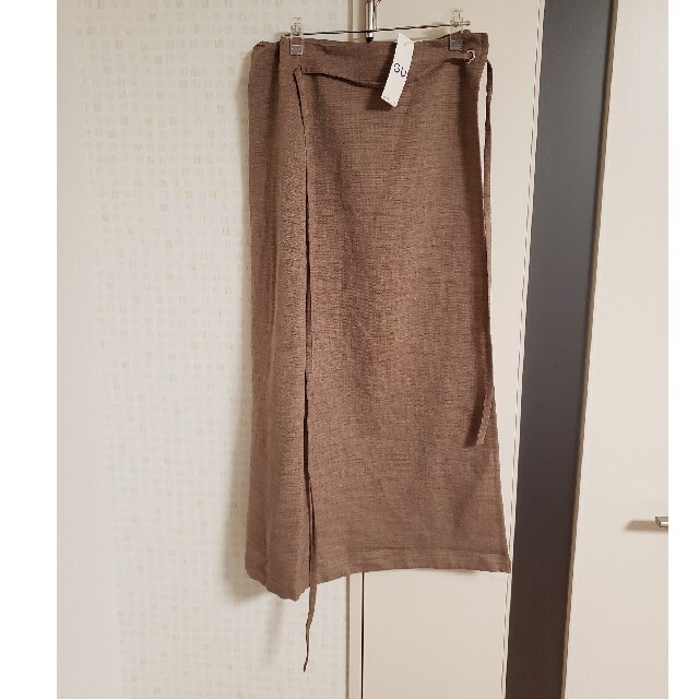 GU(ジーユー)の完売品 タグ付き GU ラップナロースカート XL ブラウン レディースのスカート(ロングスカート)の商品写真