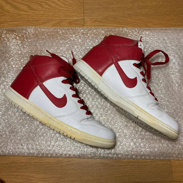 NIKE(ナイキ)のNIKE DUNK HI white×red 27.5cm メンズの靴/シューズ(スニーカー)の商品写真