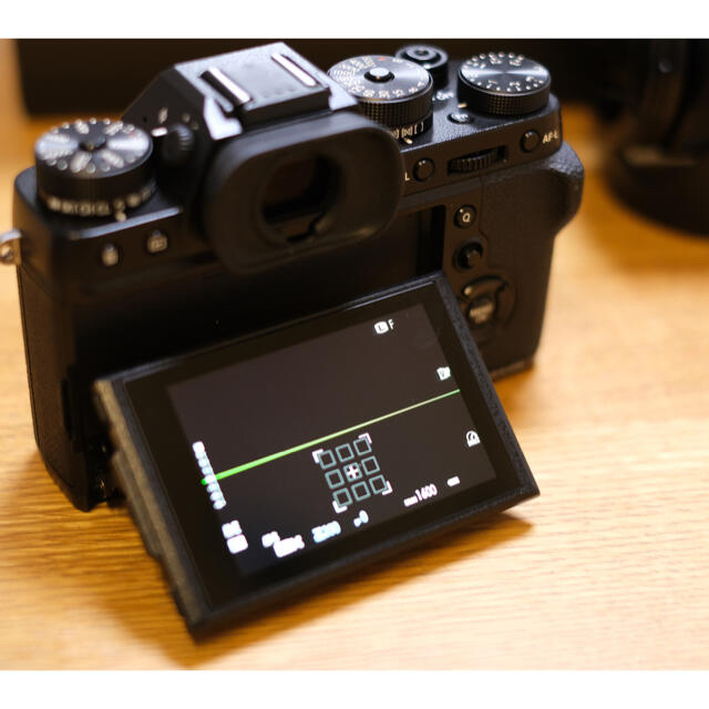 富士フイルム(フジフイルム)のx-t2  ボディのみ スマホ/家電/カメラのカメラ(ミラーレス一眼)の商品写真