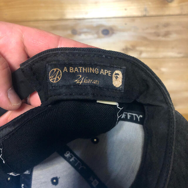 A BATHING APE(アベイシングエイプ)の【中古品】A BATHING APE×24karatsコラボCAP メンズの帽子(キャップ)の商品写真